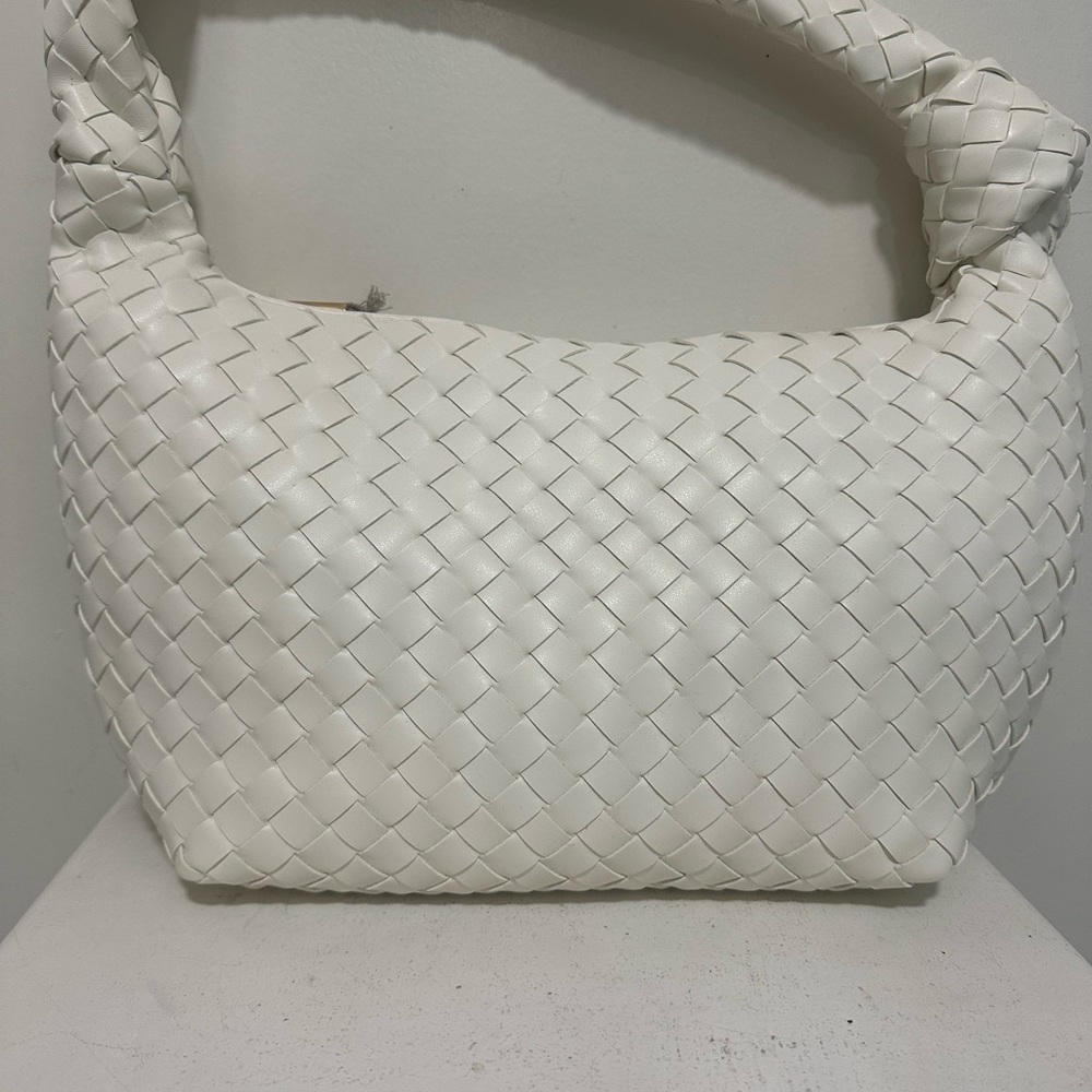A New Day White Woven Shoulder Bag - Picture 5 of 8